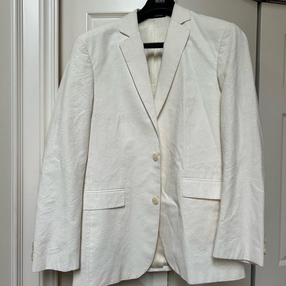 Men's cream colored Dinner Jacket